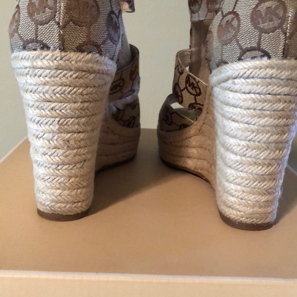 Michael Kors - Picture 5 of 7